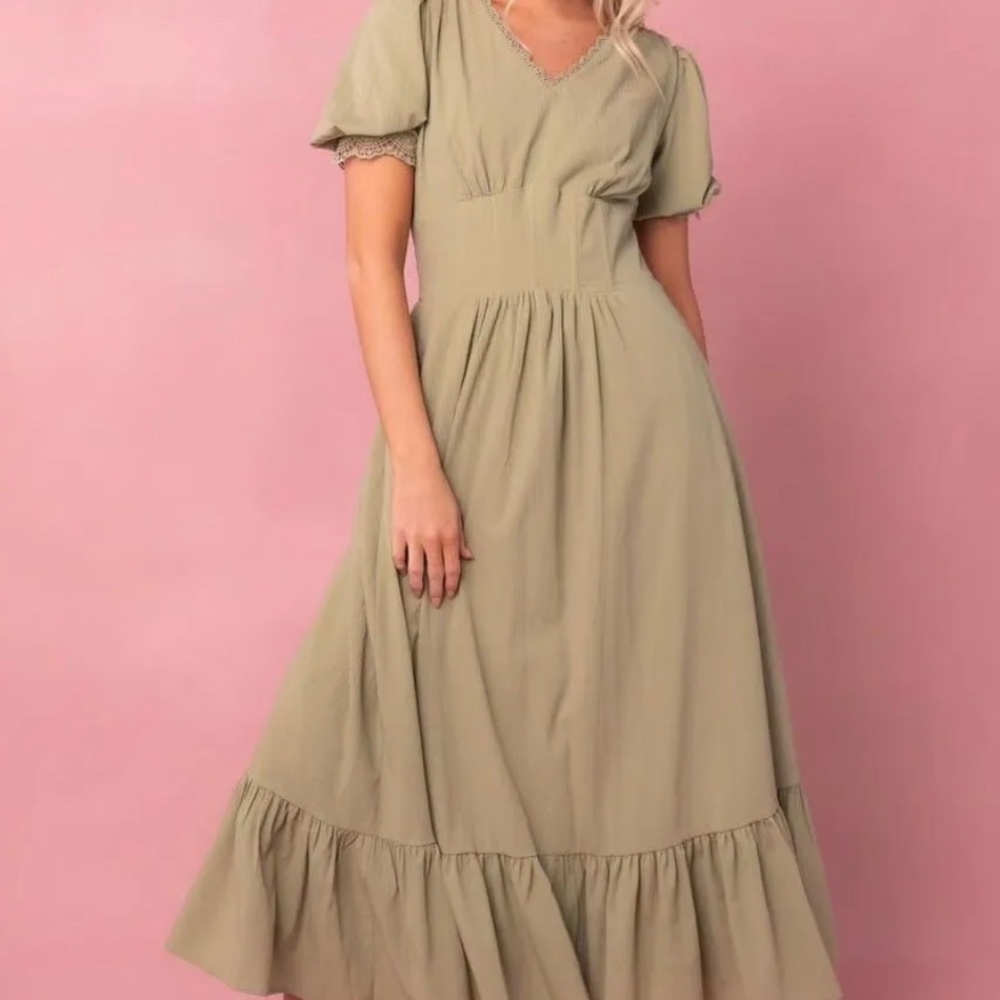 Cottage Core Dress in Pistachio XL (Ivy City Co)